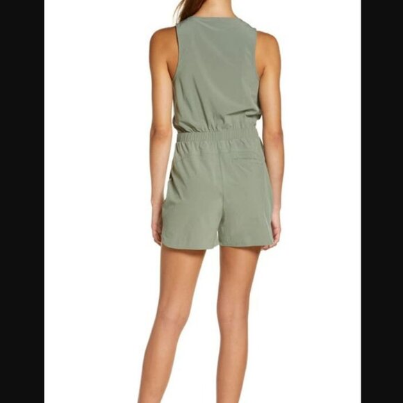 Zella Getaway Utility Tank Romper Black M   BROKEN ZIPPER - Picture 2 of 6